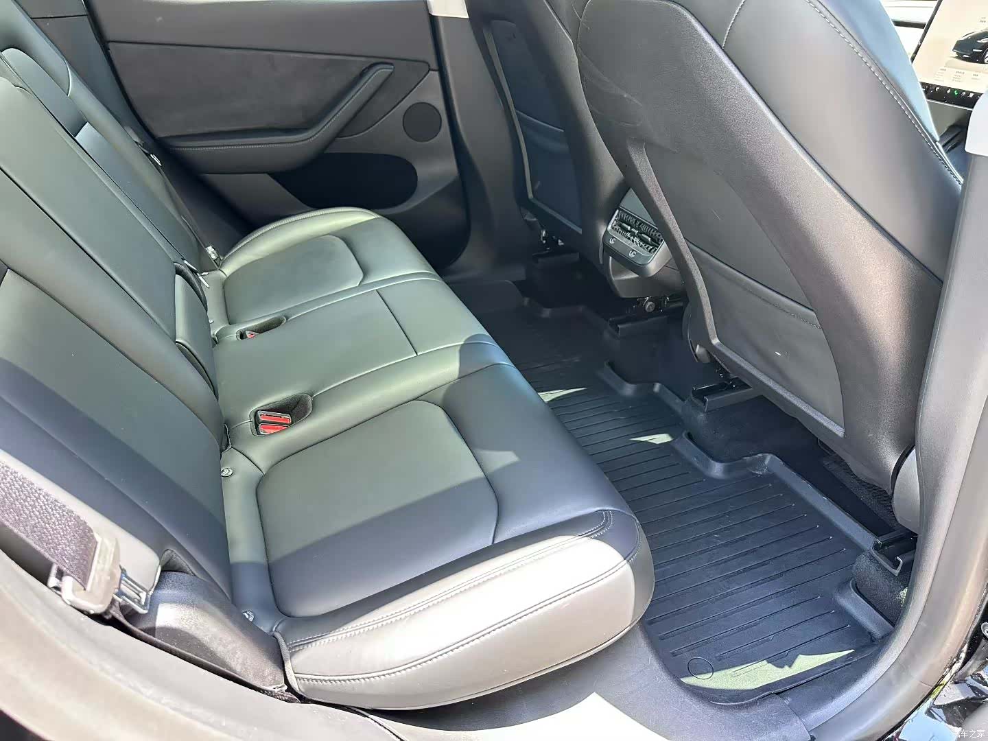 Tesla Model Y, 2022 7