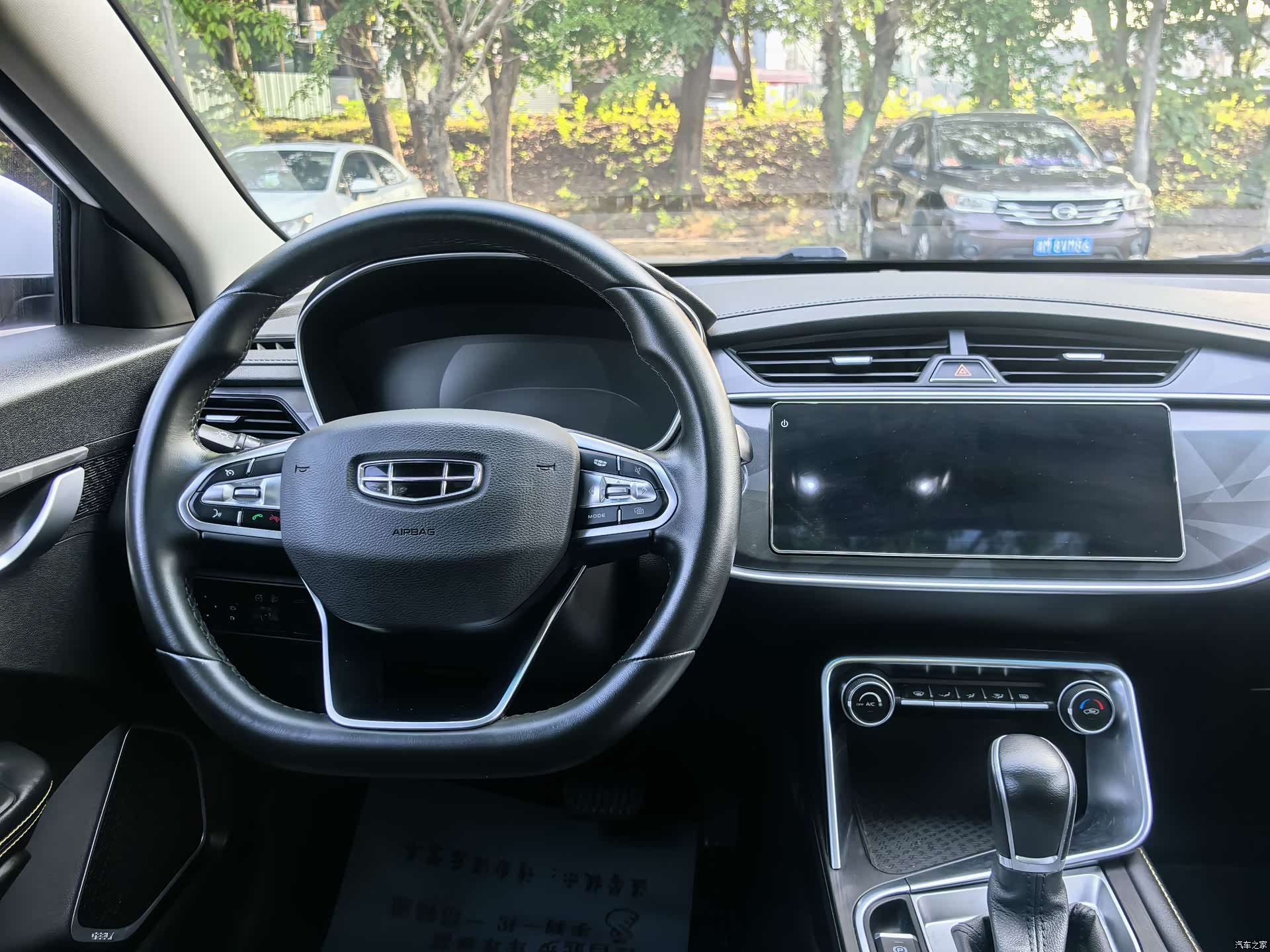 Geely Binray, 2022 21