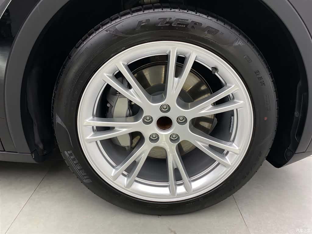 Tesla Model Y, 2022 39