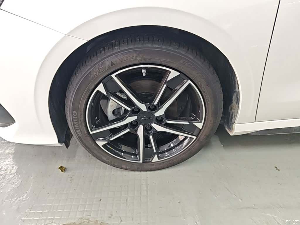 Geely Binray, 2025 23