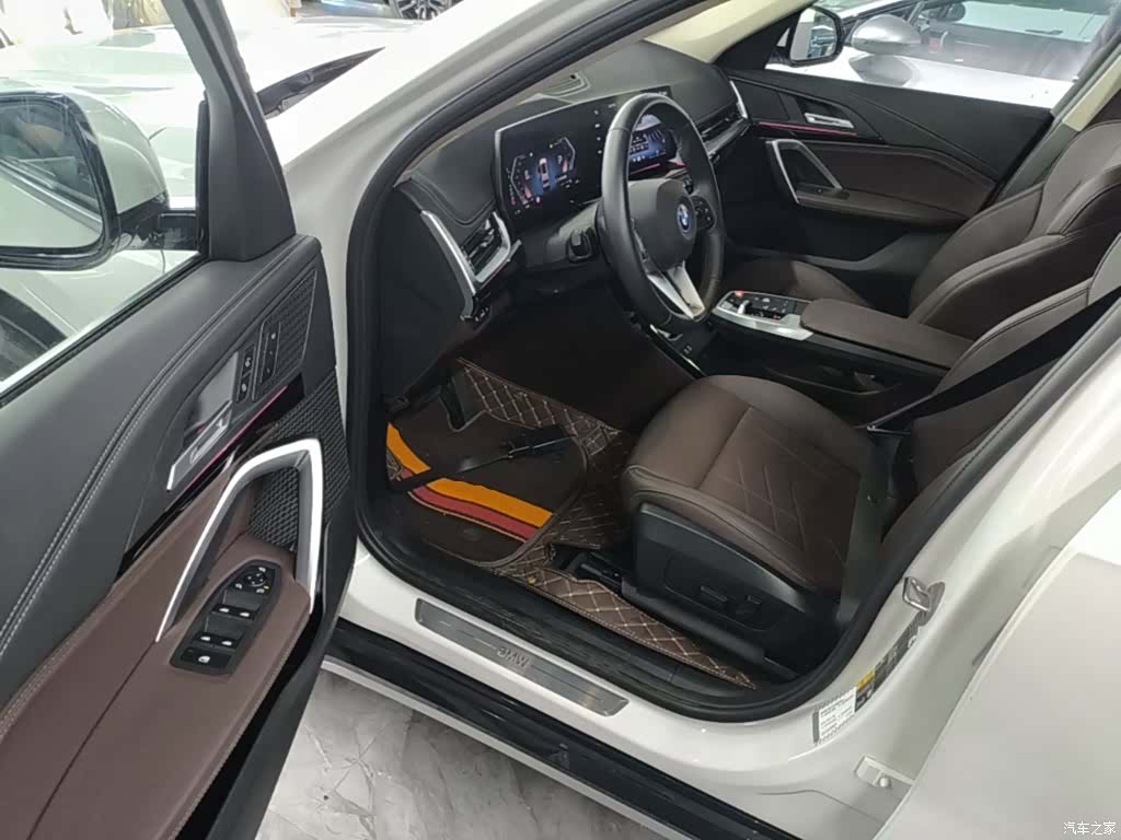 BMW iX1, 2025 16