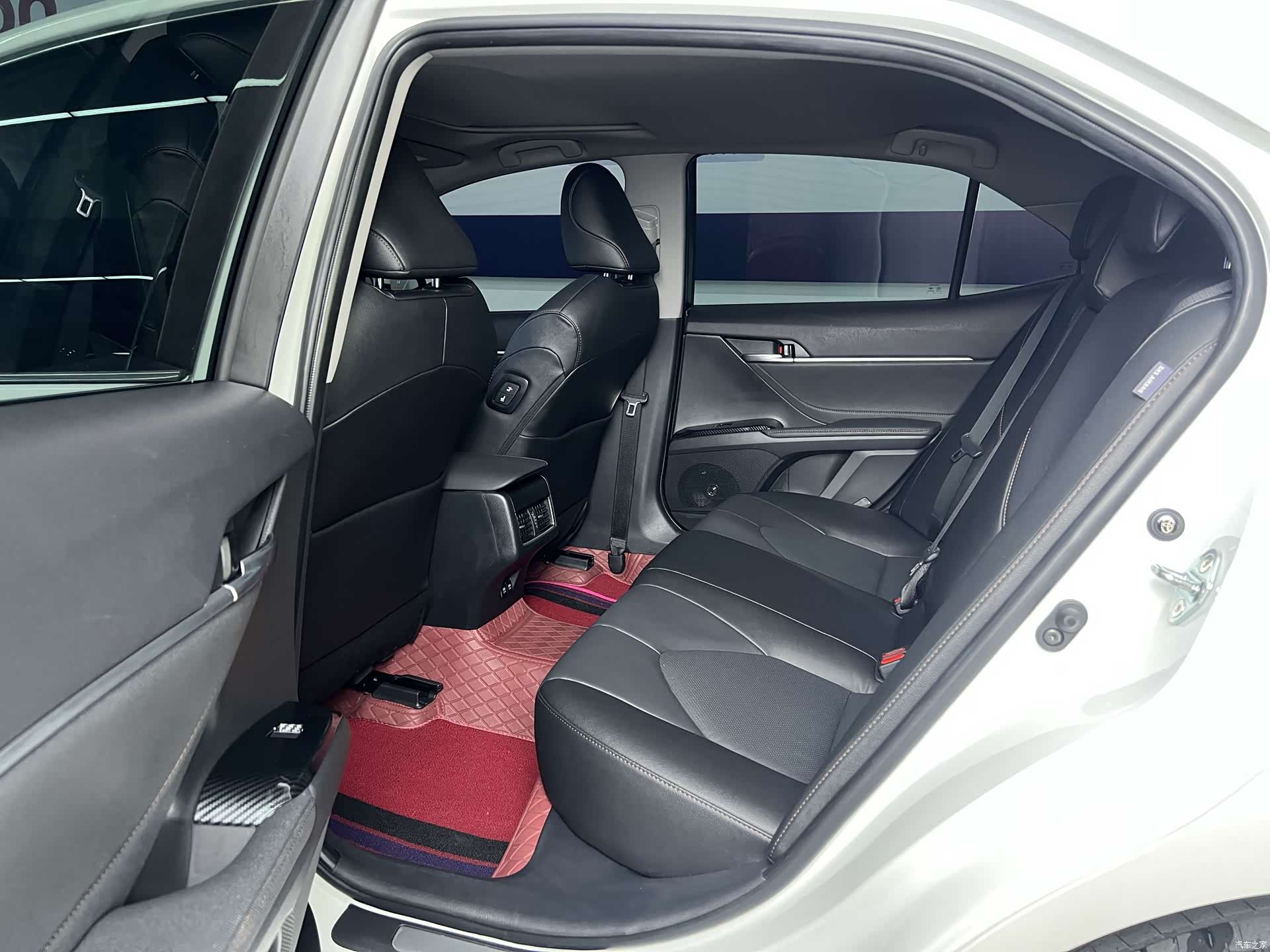 Toyota Camry, 2023 4