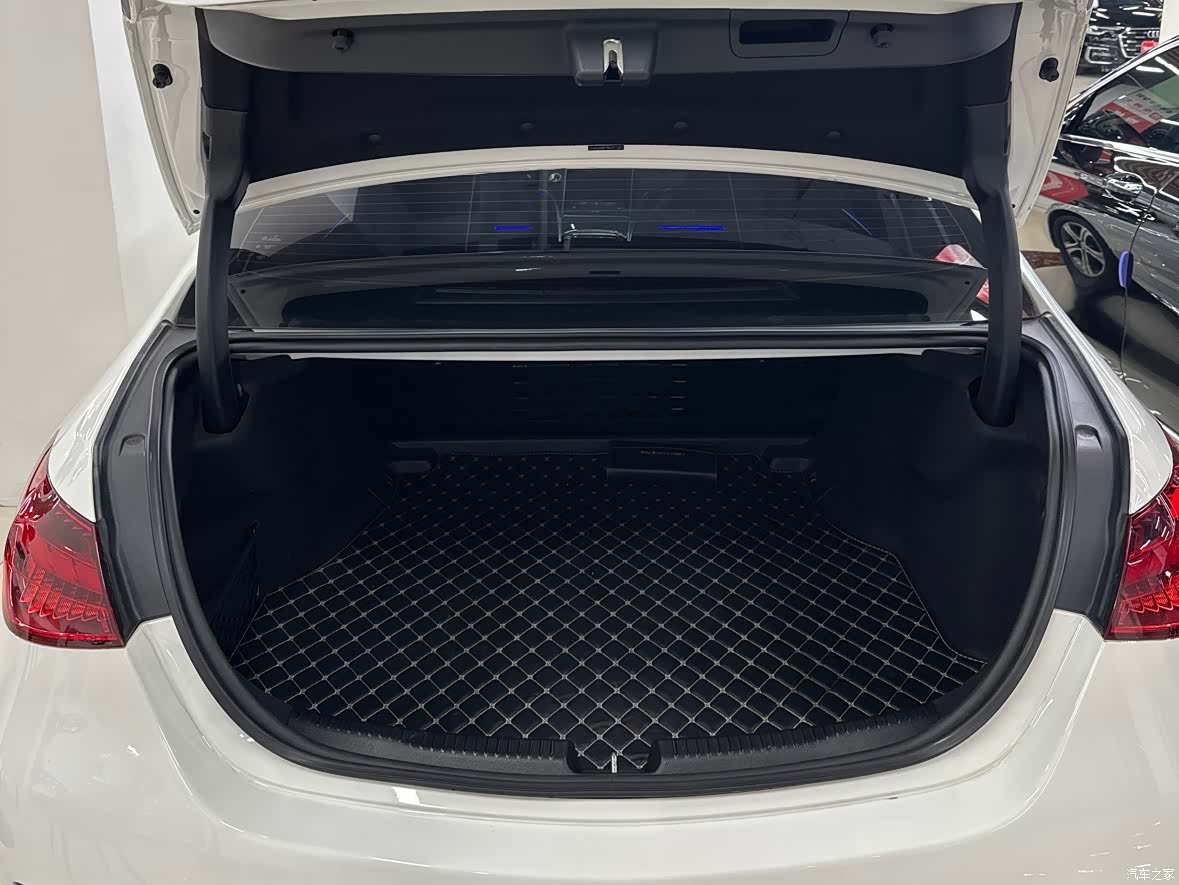 Mercedes-Benz C-Class, 2022 17