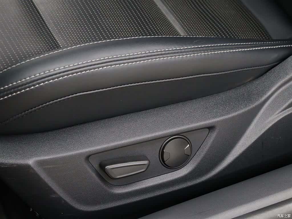 Ford Mustang, 2024 4