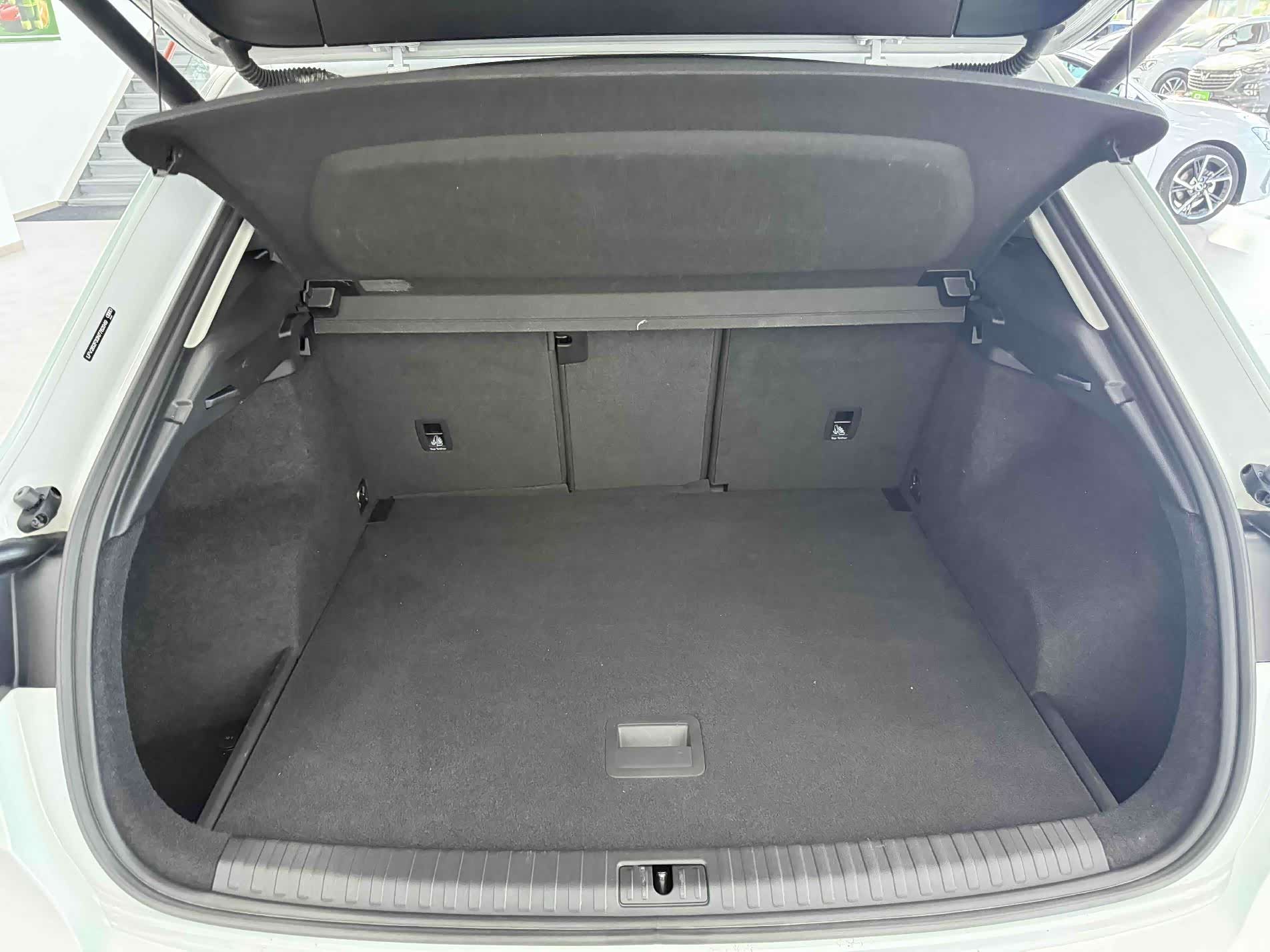 Audi Q3, 2023 16