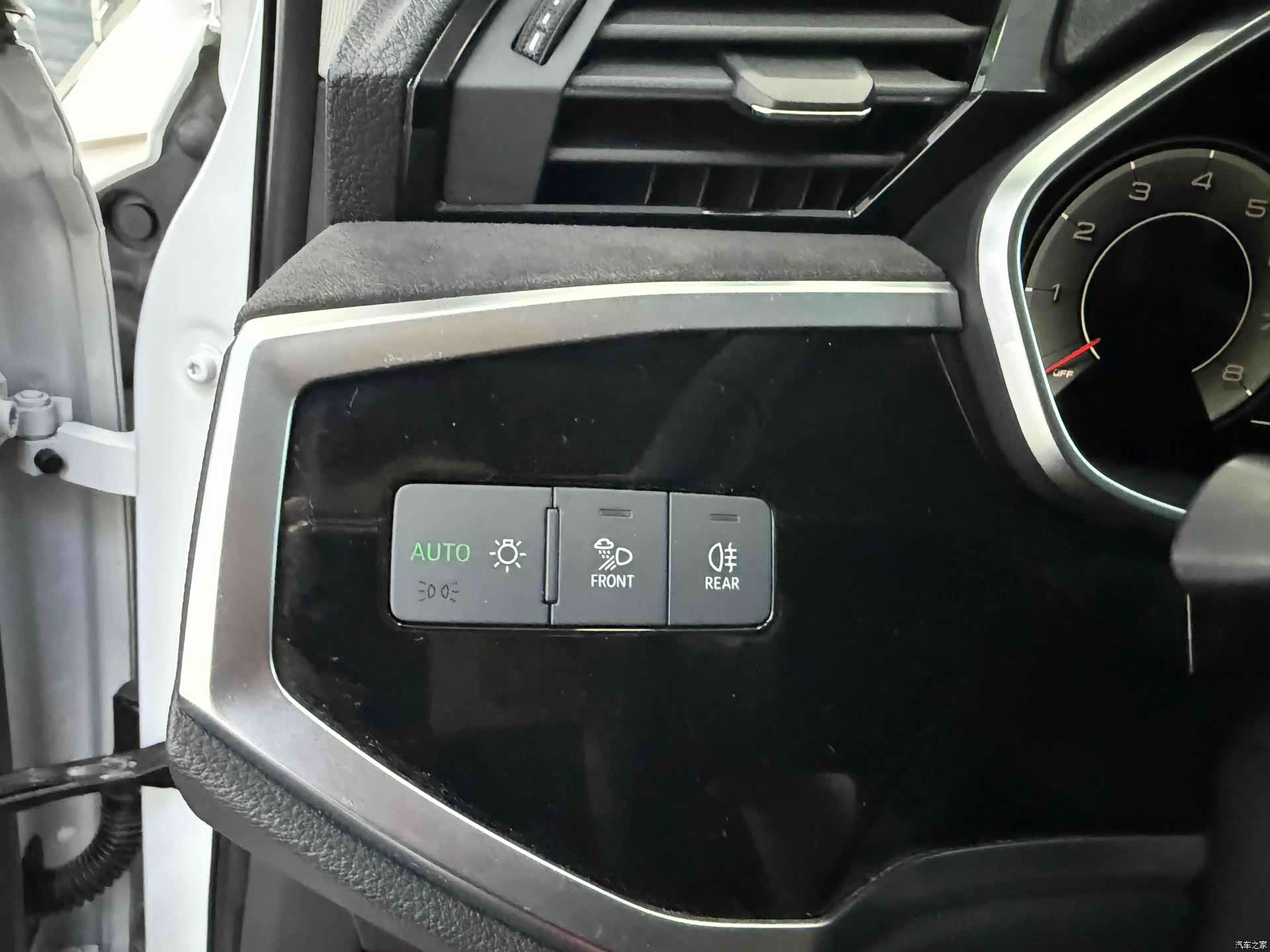Audi Q3, 2023 9