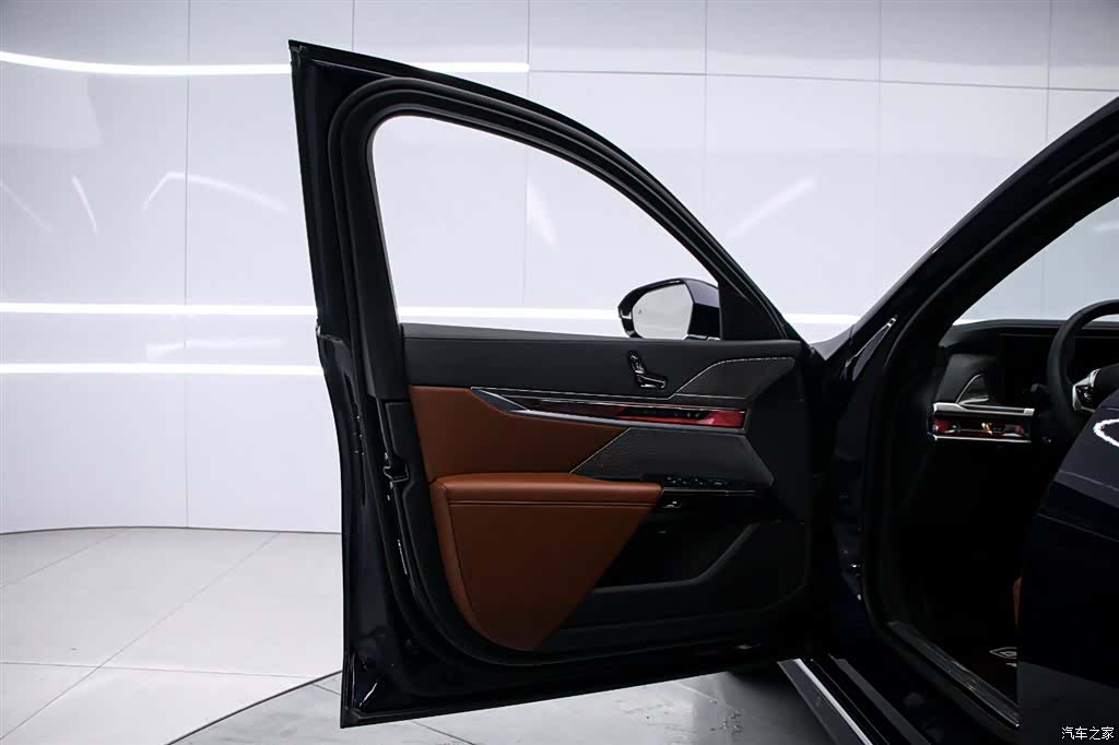 BMW 7 Series, 2023 11