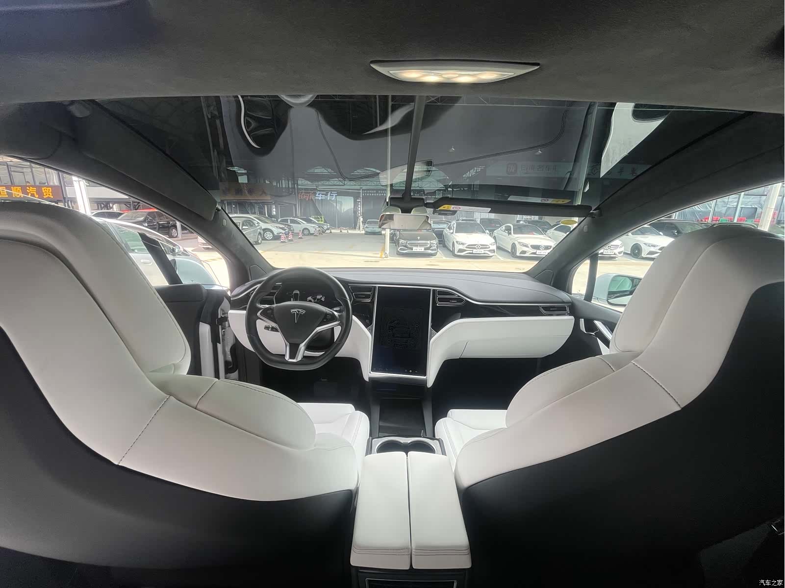 Tesla Model X, 2017 8