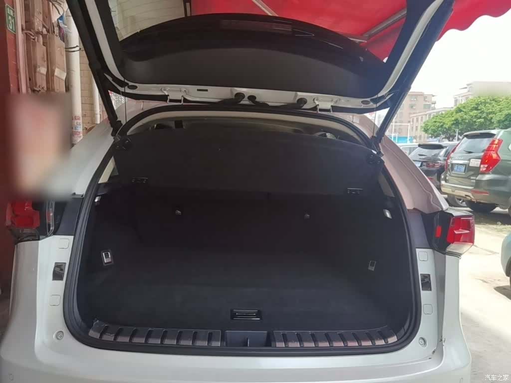 Lexus NX, 2019 19