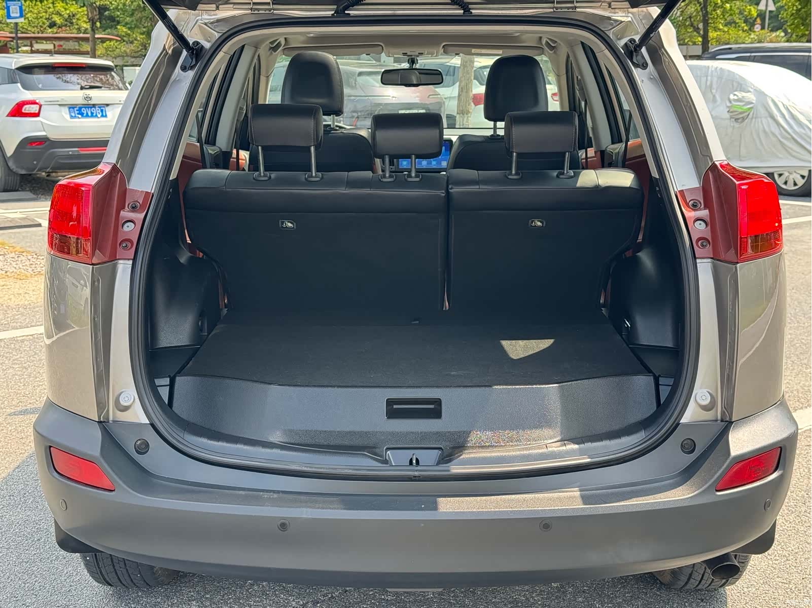 Toyota RAV4, 2014 13