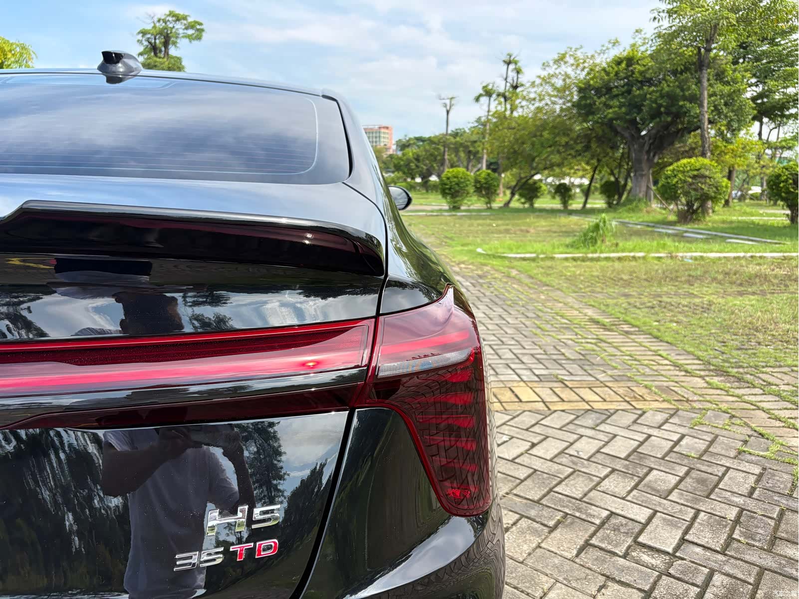 Hongqi H5, 2025 28