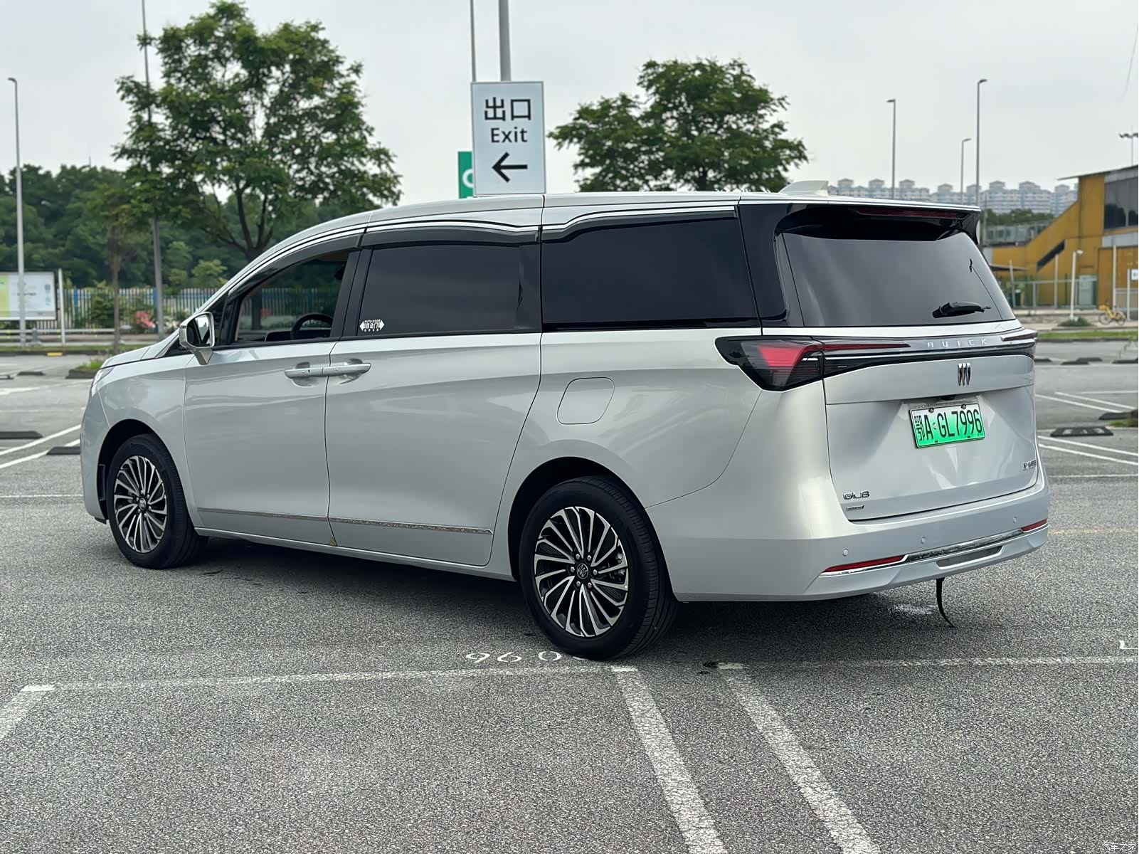 Buick GL8, 2025 9