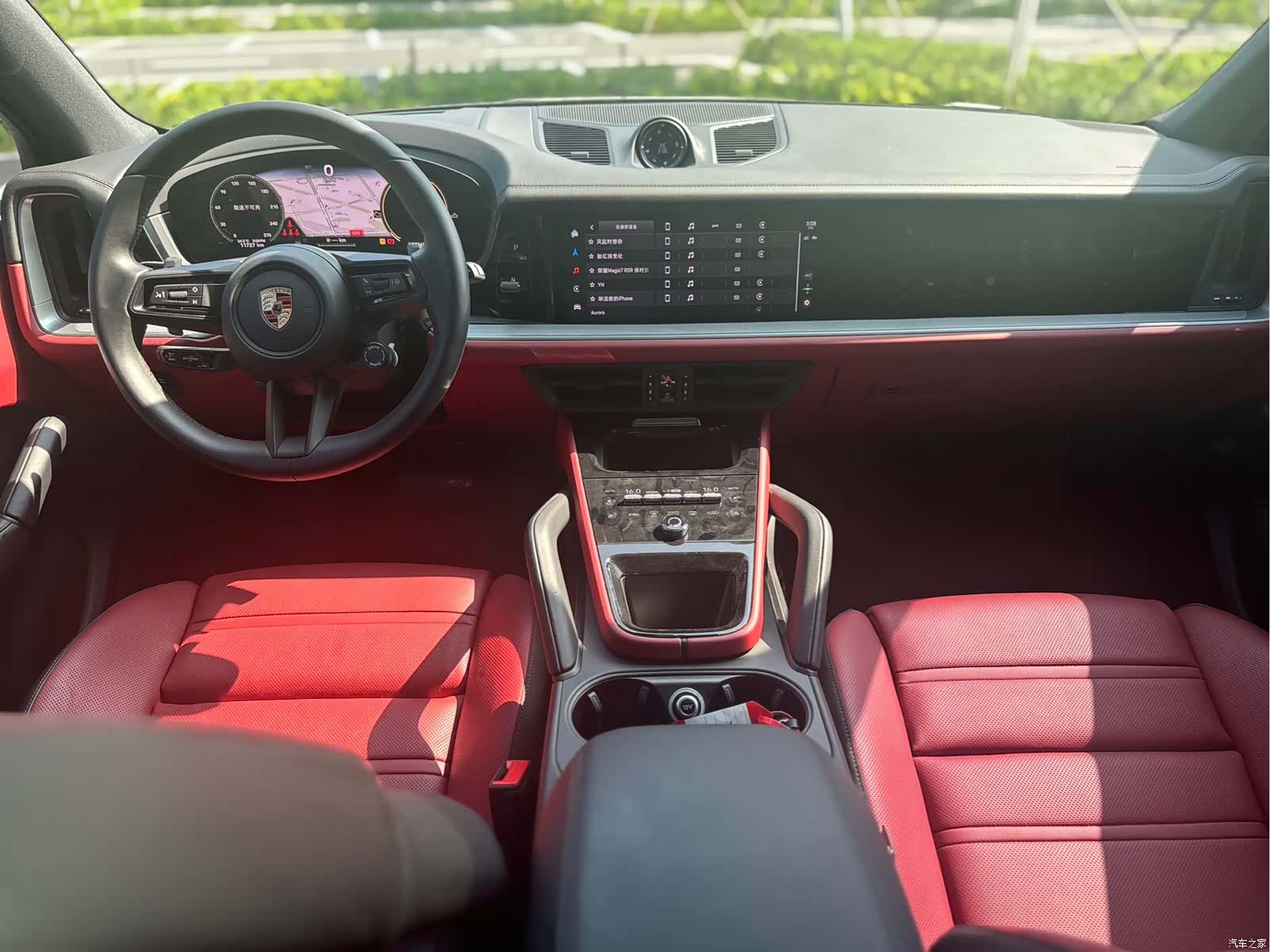 Porsche Cayenne, 2024 все фото