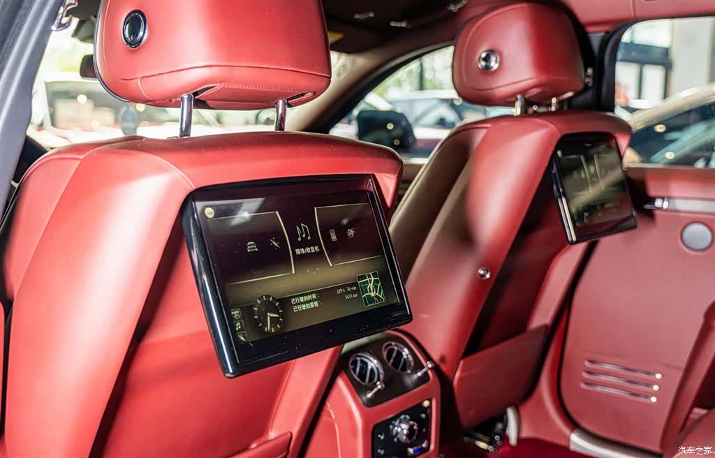 Rolls-Royce Ghost, 2022 14