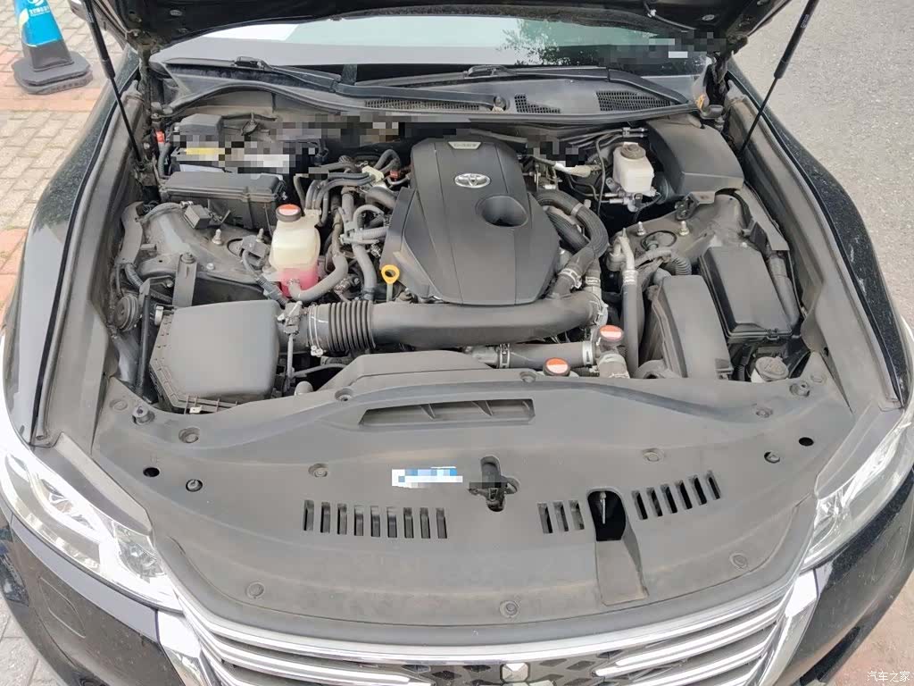 Toyota Crown, 2016 16