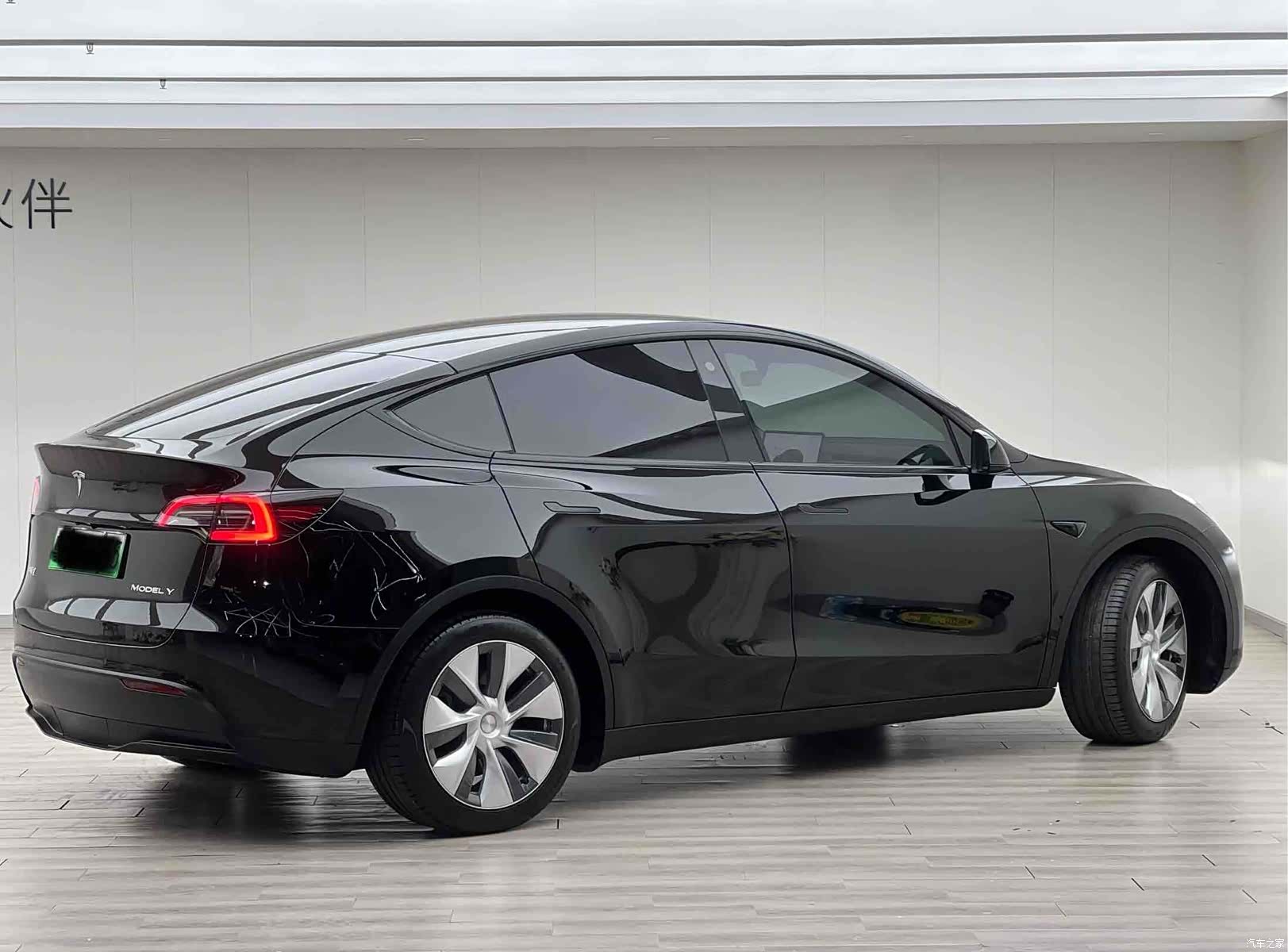 Tesla Model Y, 2023 все фото
