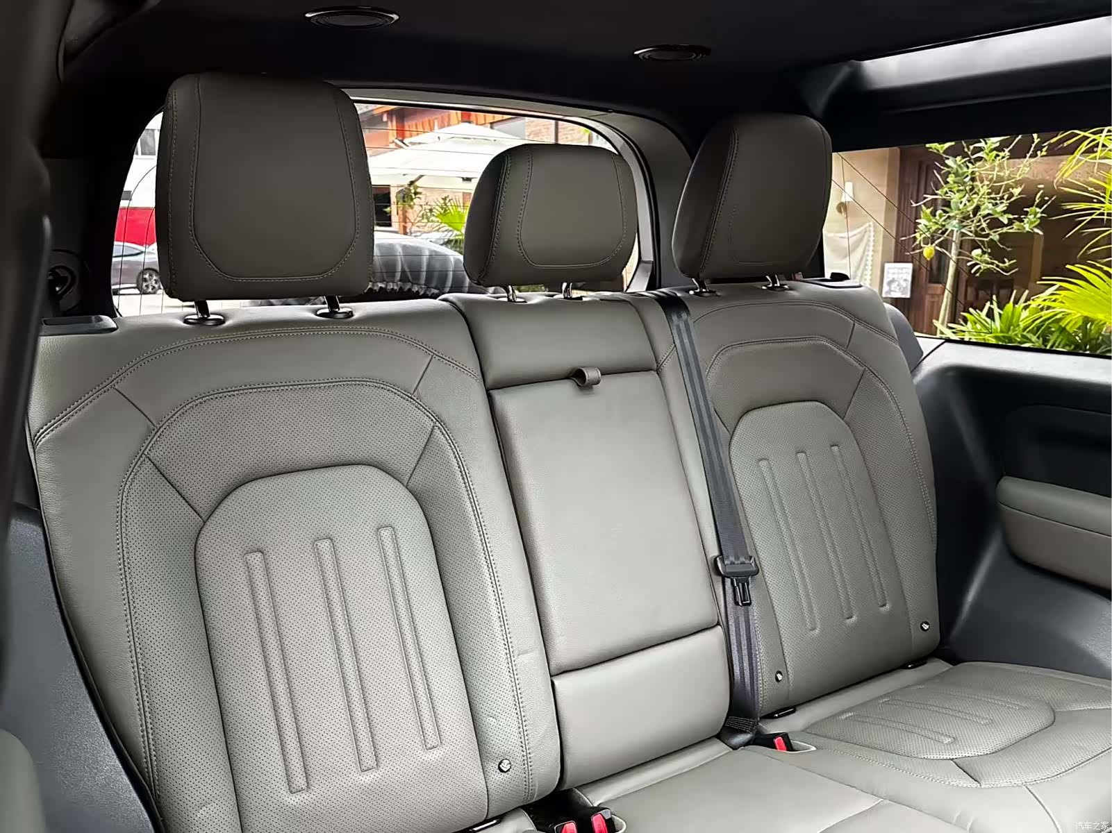 Land Rover Defender, 2021 12
