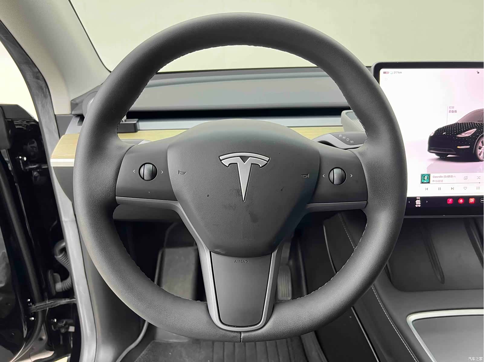 Tesla Model Y, 2023 8