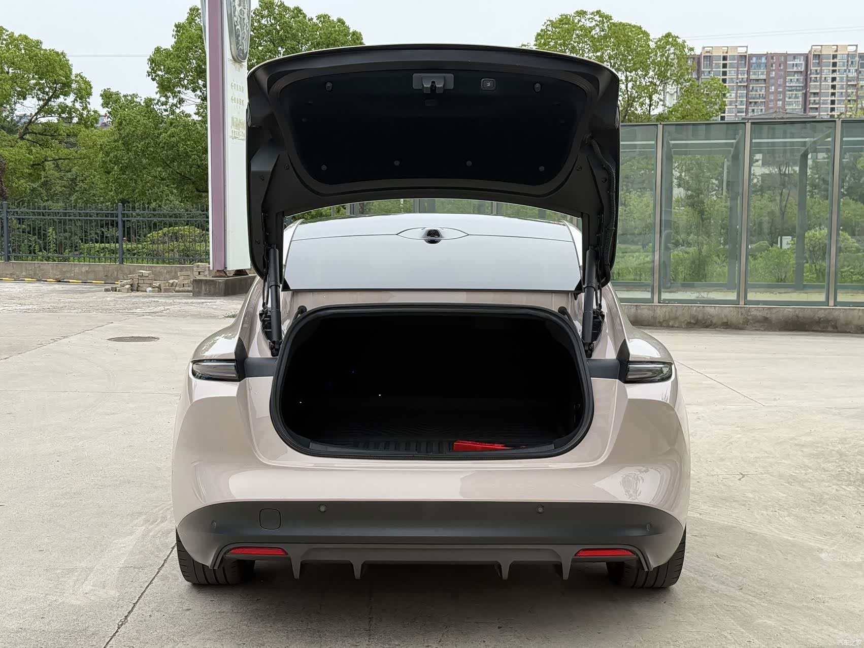 NIO ET5, 2022 11