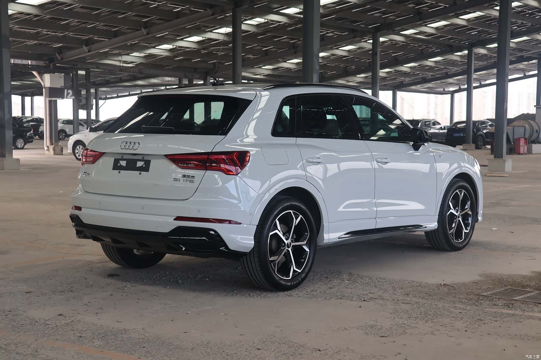 Audi Q3, 2022 все фото