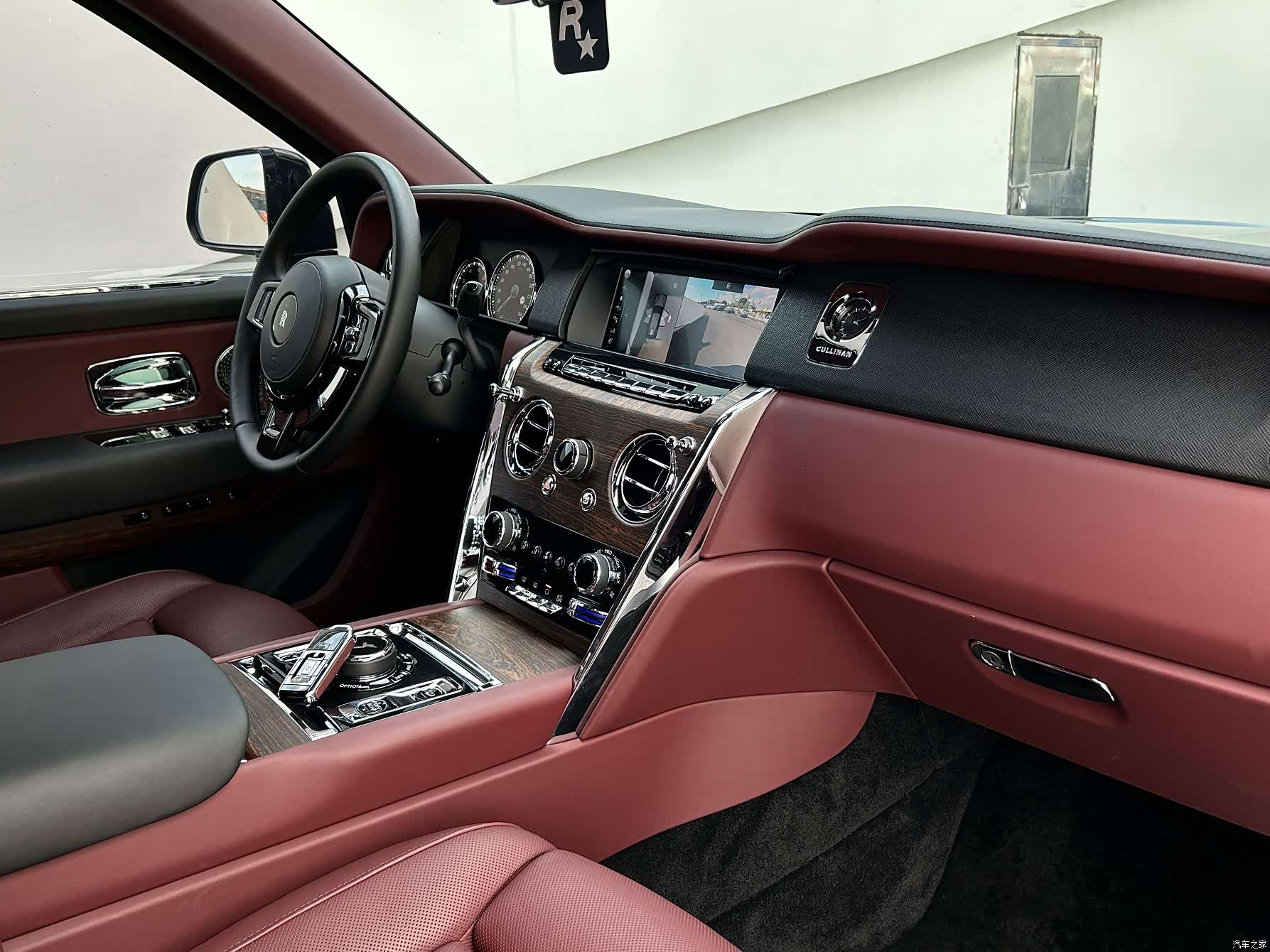 Rolls-Royce Cullinan, 2022 8