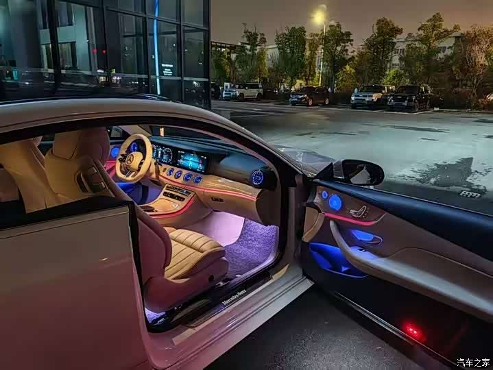 Mercedes-Benz E-Class, 2023 13