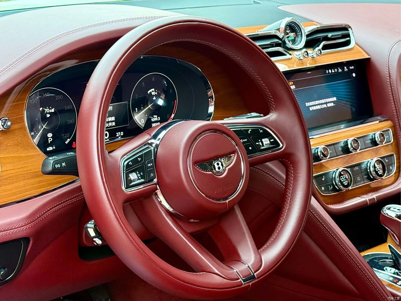 Bentley Bentayga, 2021 7