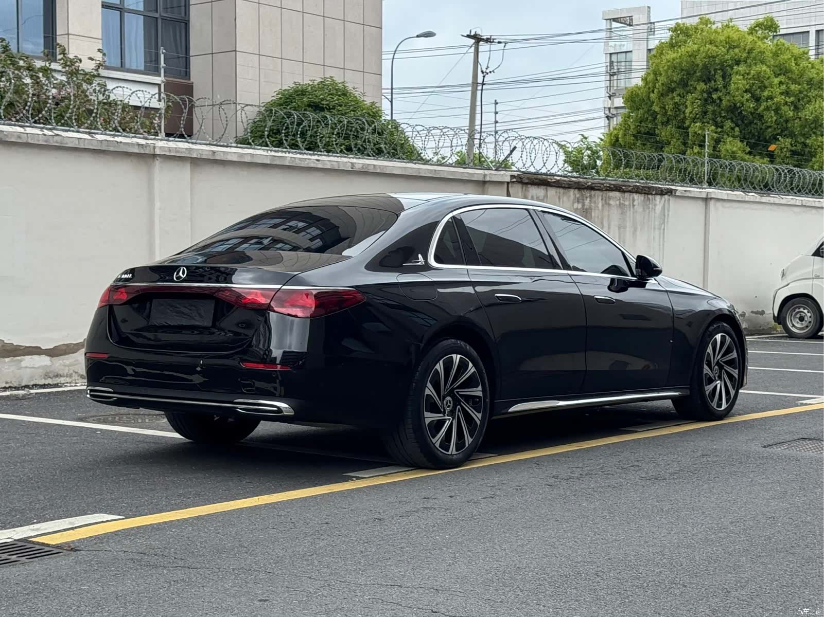 Mercedes-Benz E-Class, 2024 13
