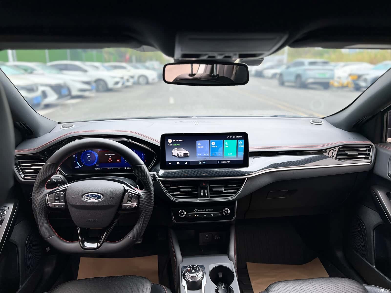 Ford Focus, 2022 все фото