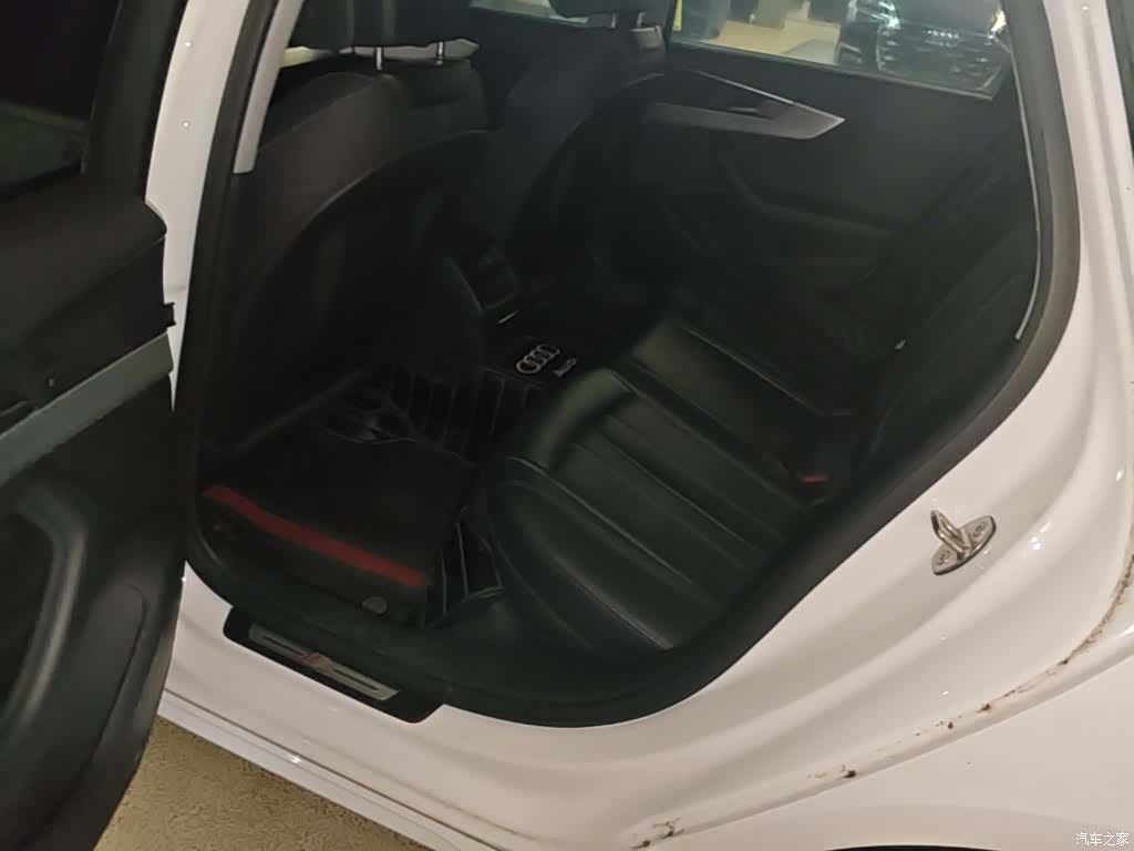 Audi A4L, 2022 24