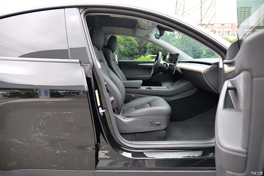 Tesla Model Y, 2021 10