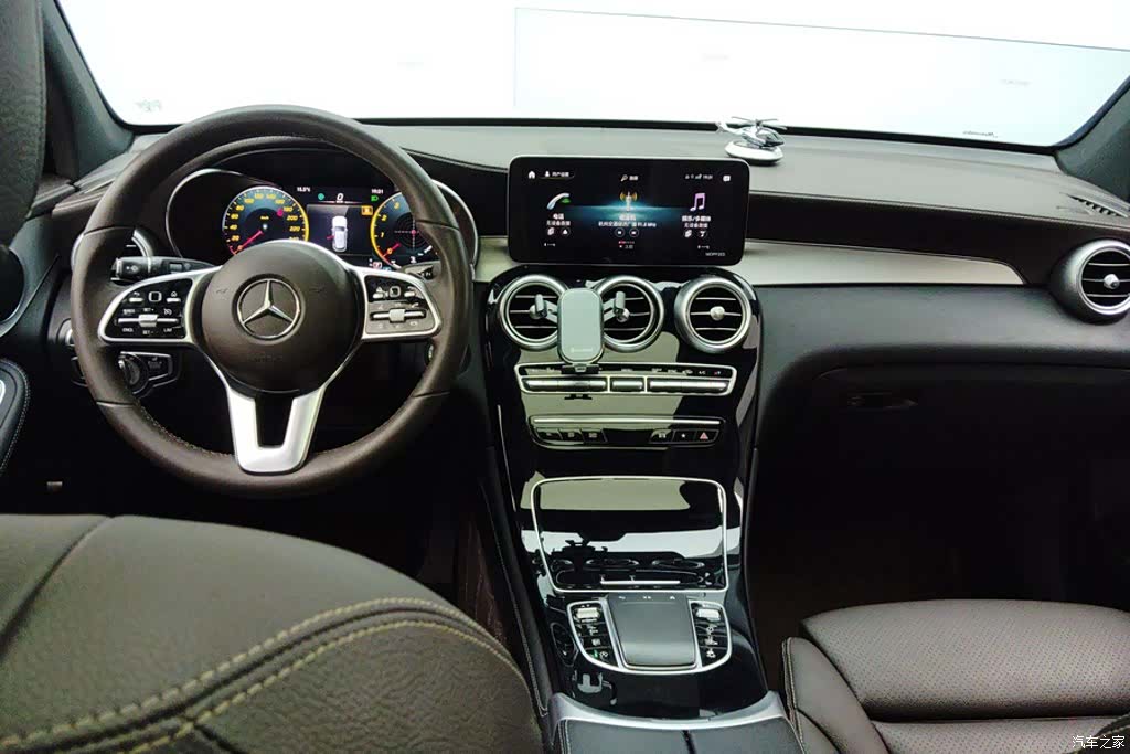 Mercedes-Benz GLC, 2021 12