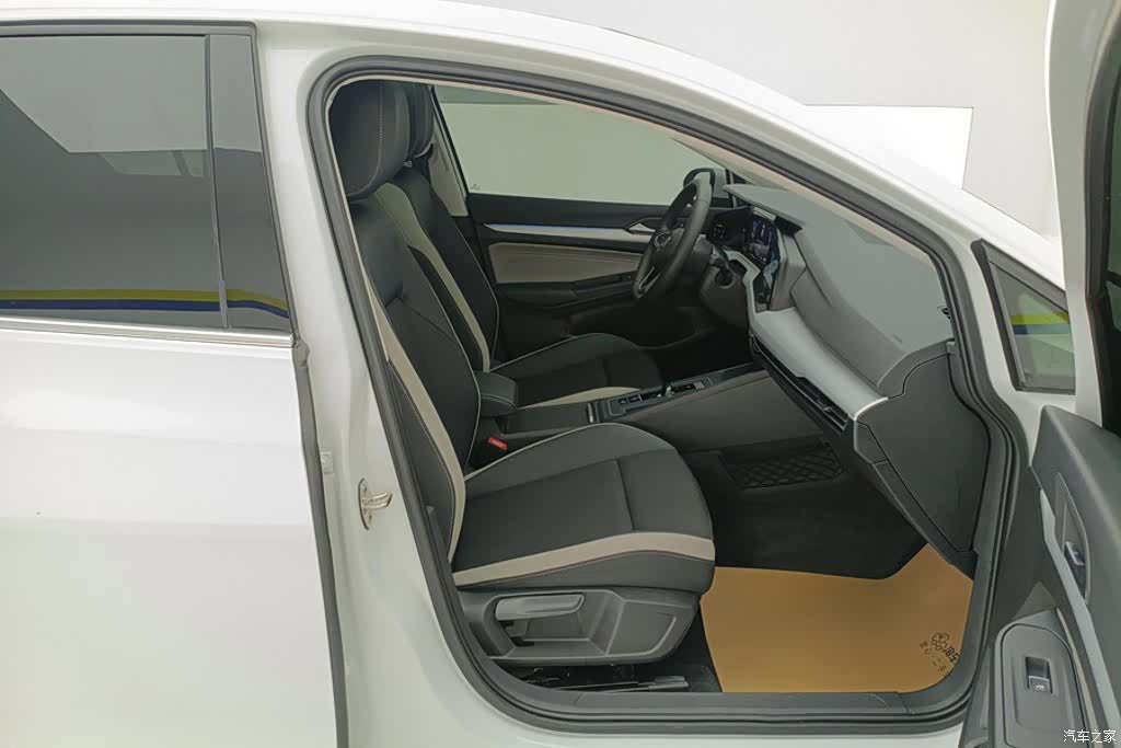Volkswagen Golf, 2024 8