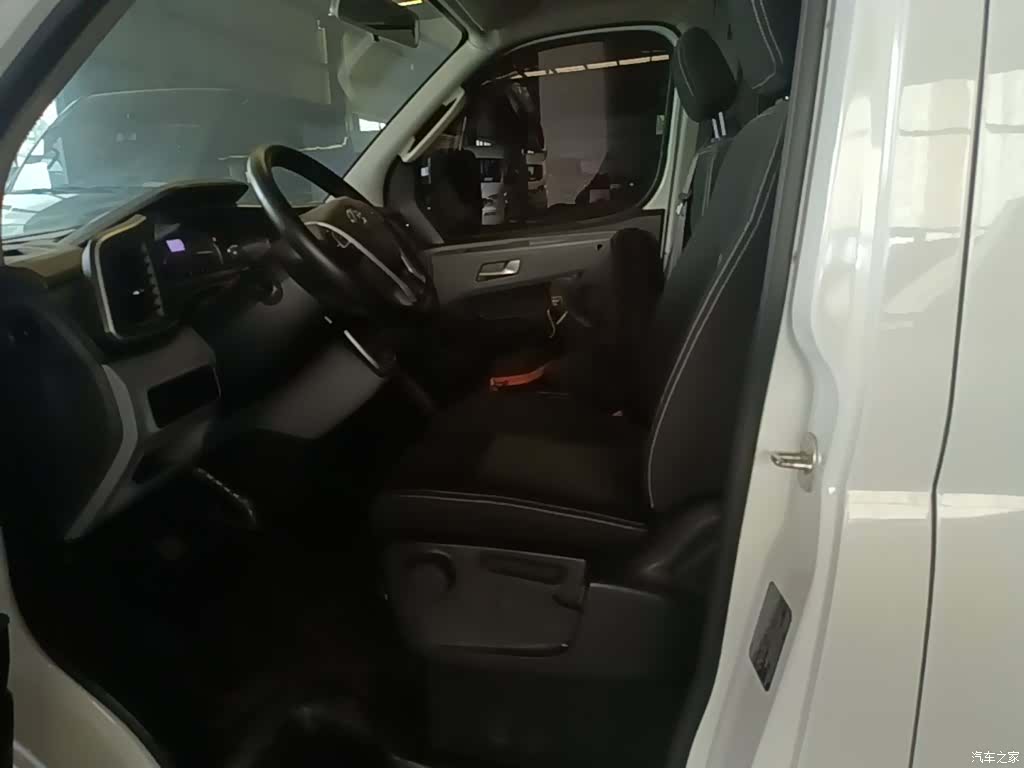 Maxus V80, 2024 15