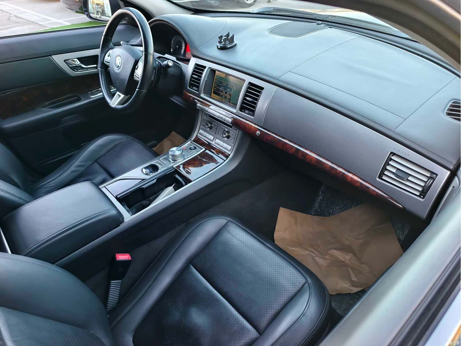 Jaguar XF, 2010 15