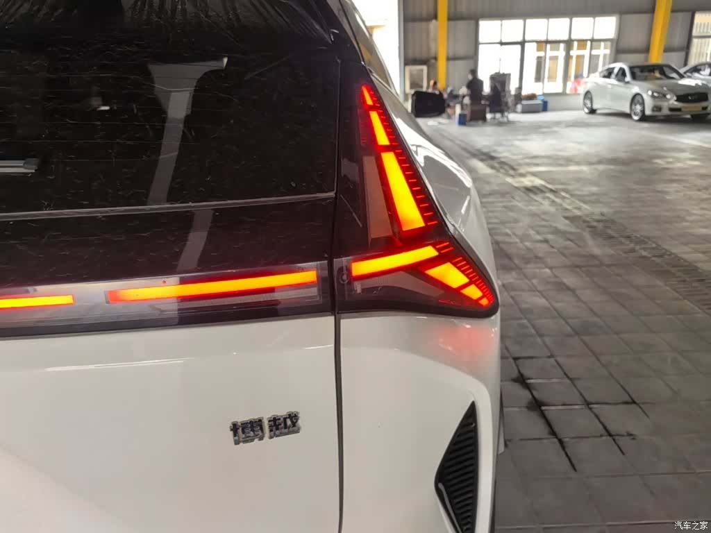 Geely Boyue, 2023 8