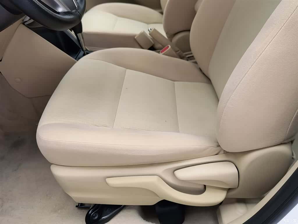 Toyota YARiS L, 2015 20