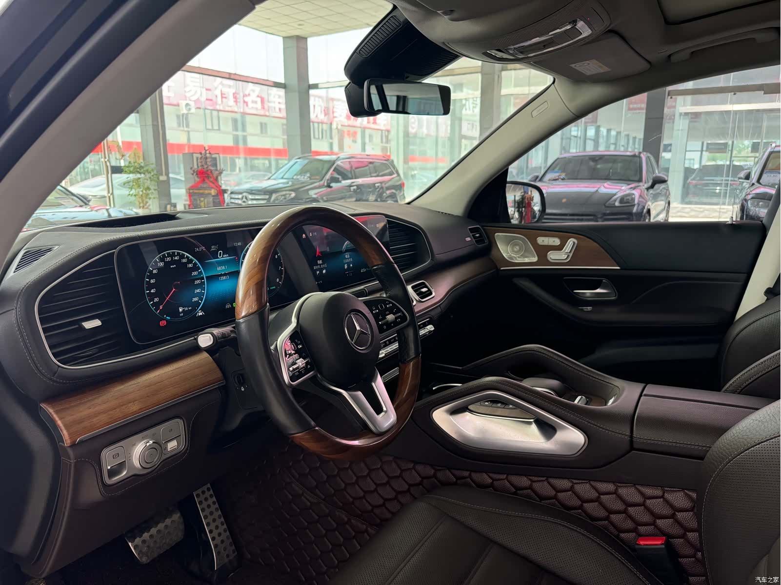 Mercedes-Benz GLS, 2022 8