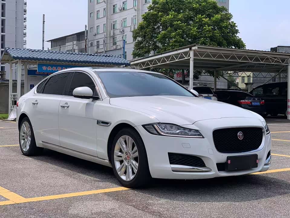 Jaguar XFL