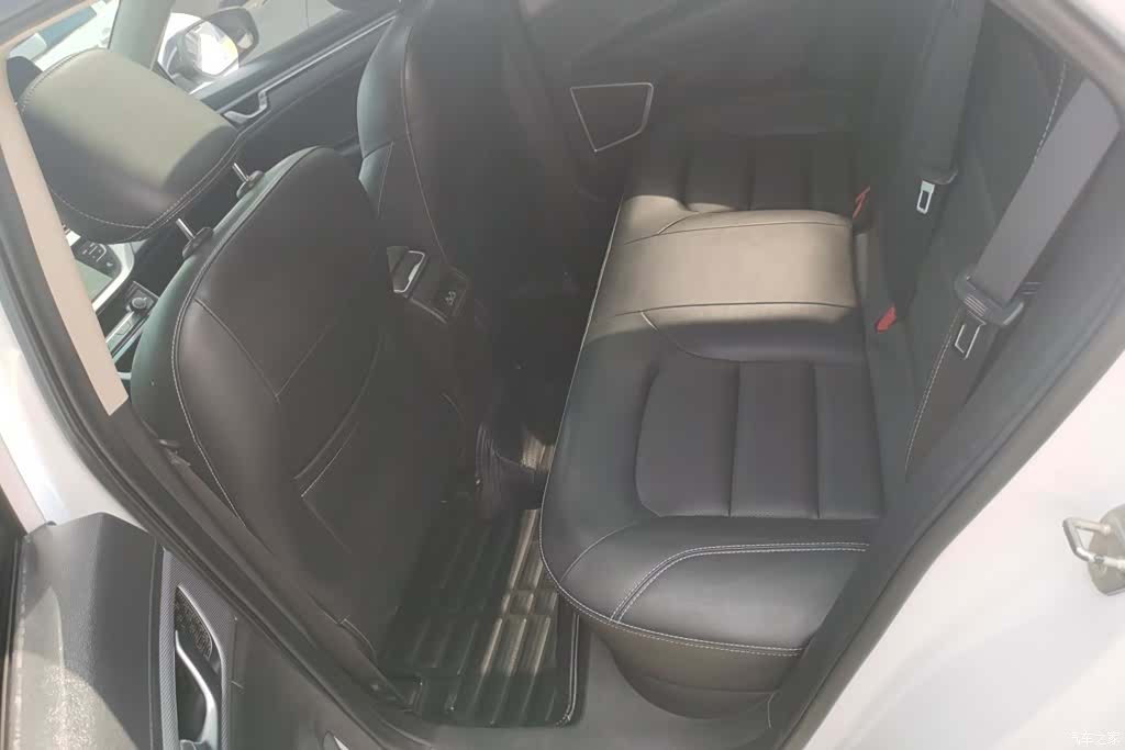 Geely Emgrand, 2018 11