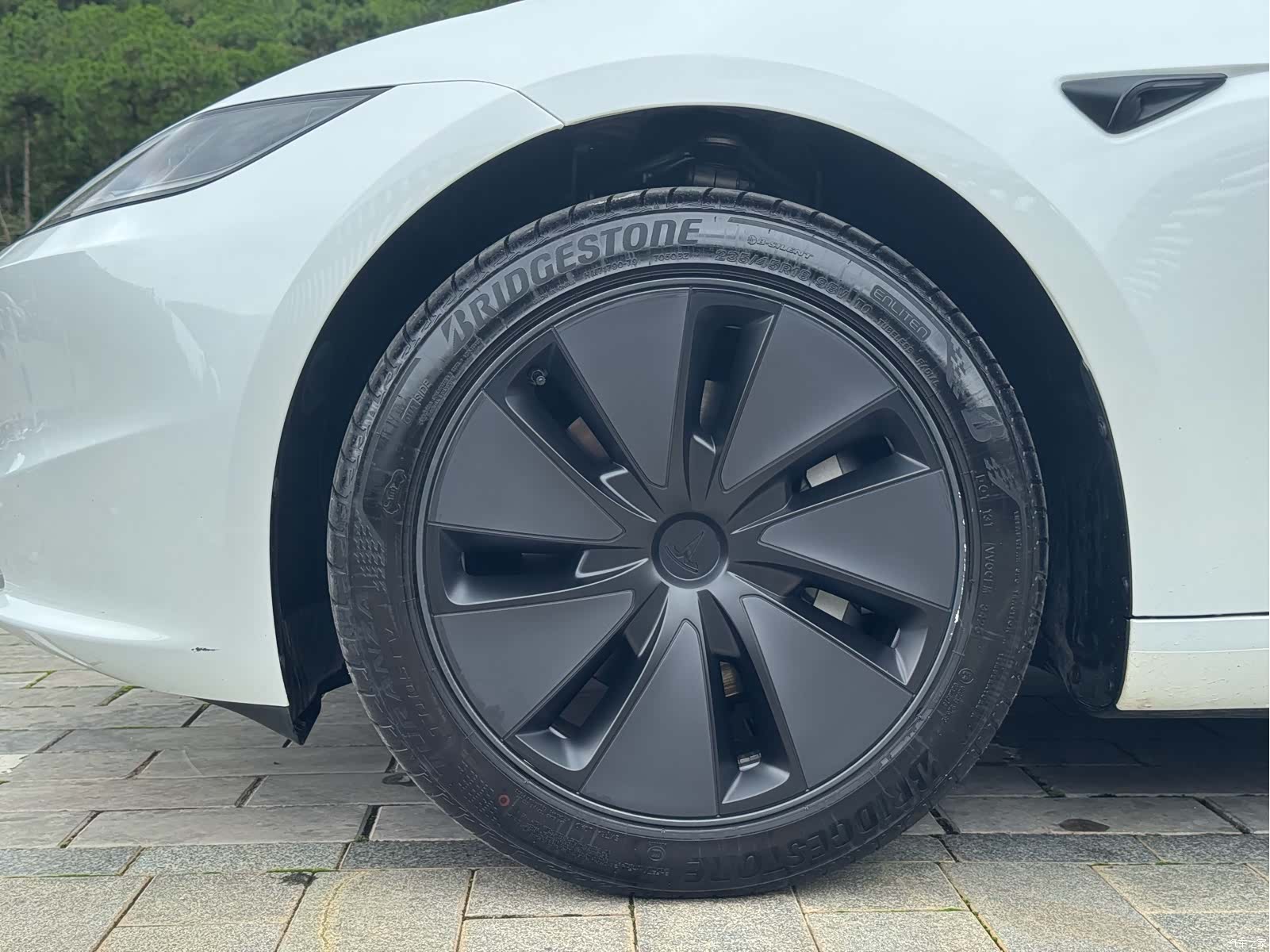 Tesla Model 3, 2025 10
