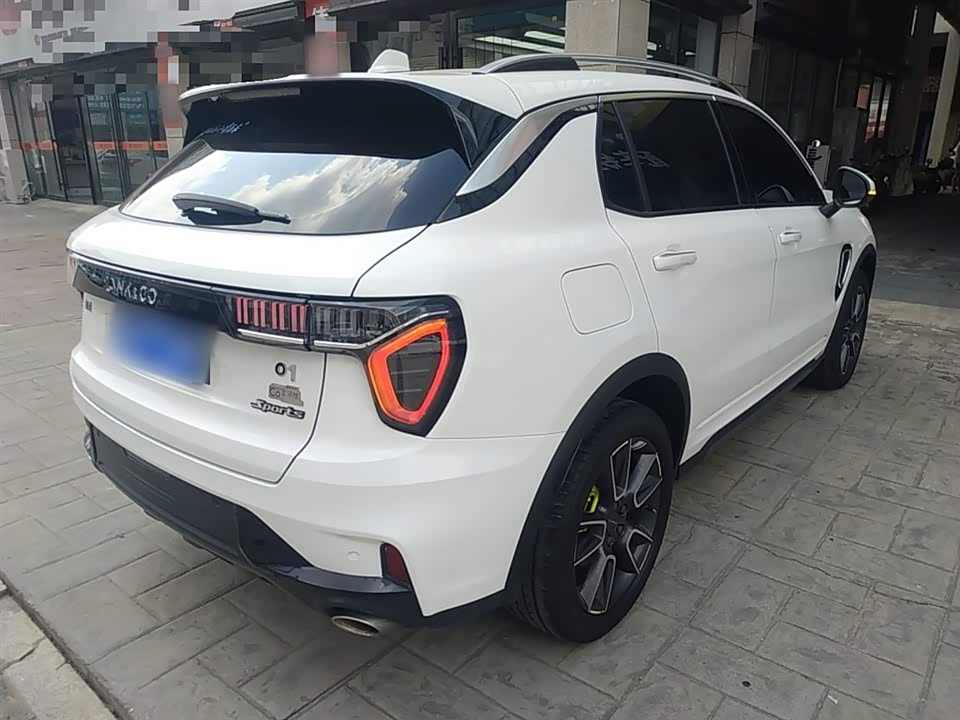 Lynk & Co 01