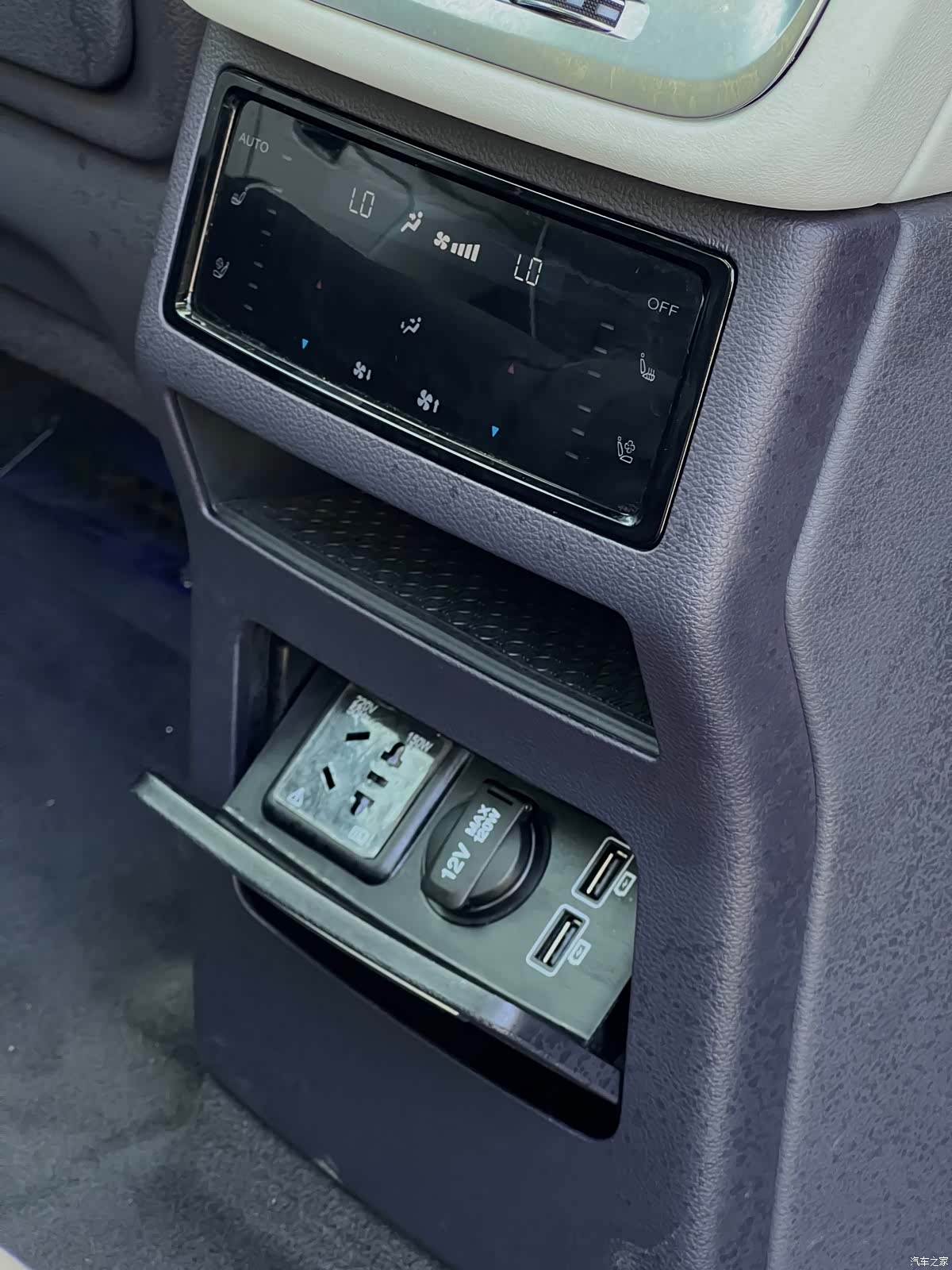Hongqi E-HS9, 2021 19