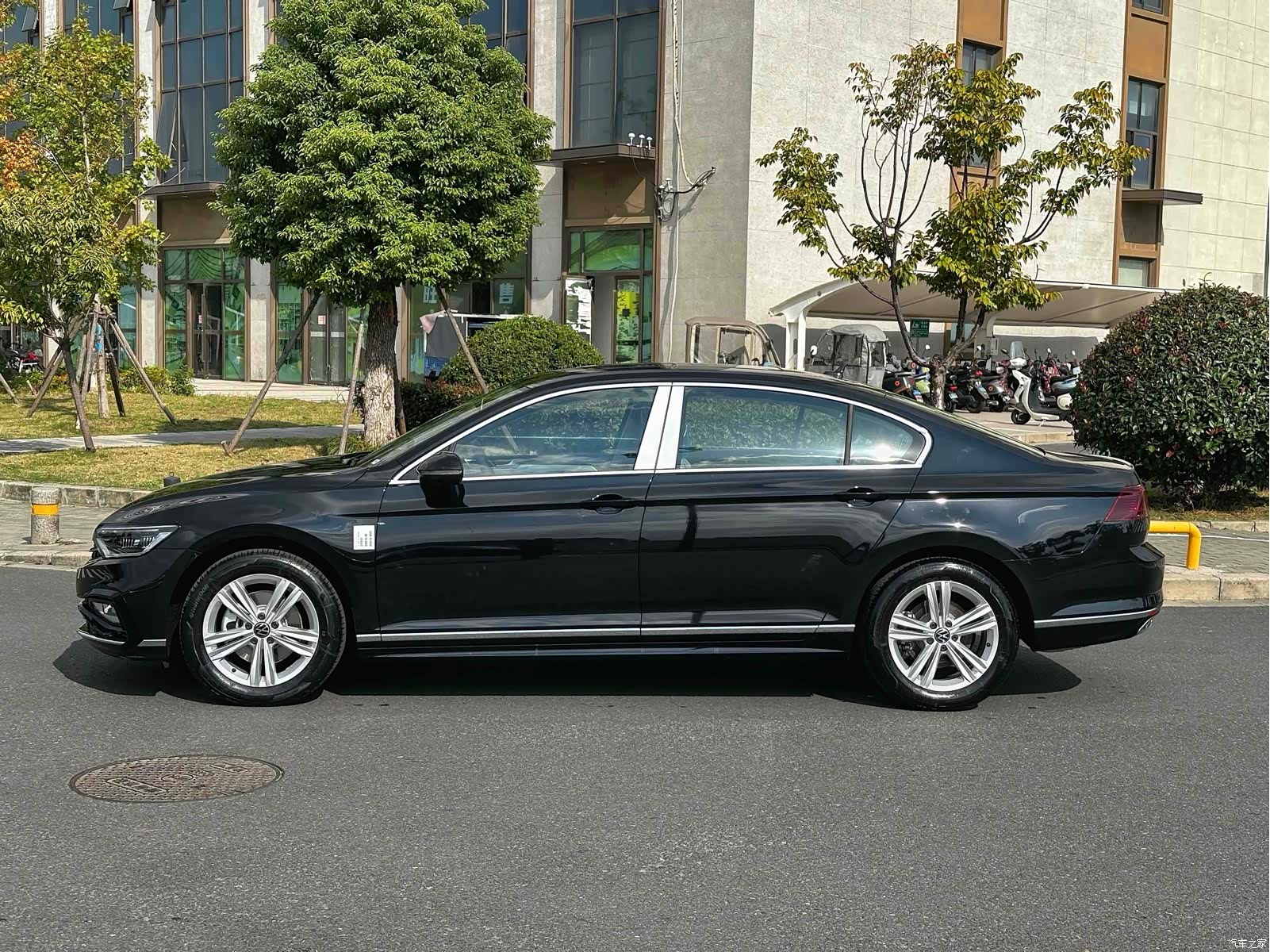 Volkswagen Magotan, 2026 4