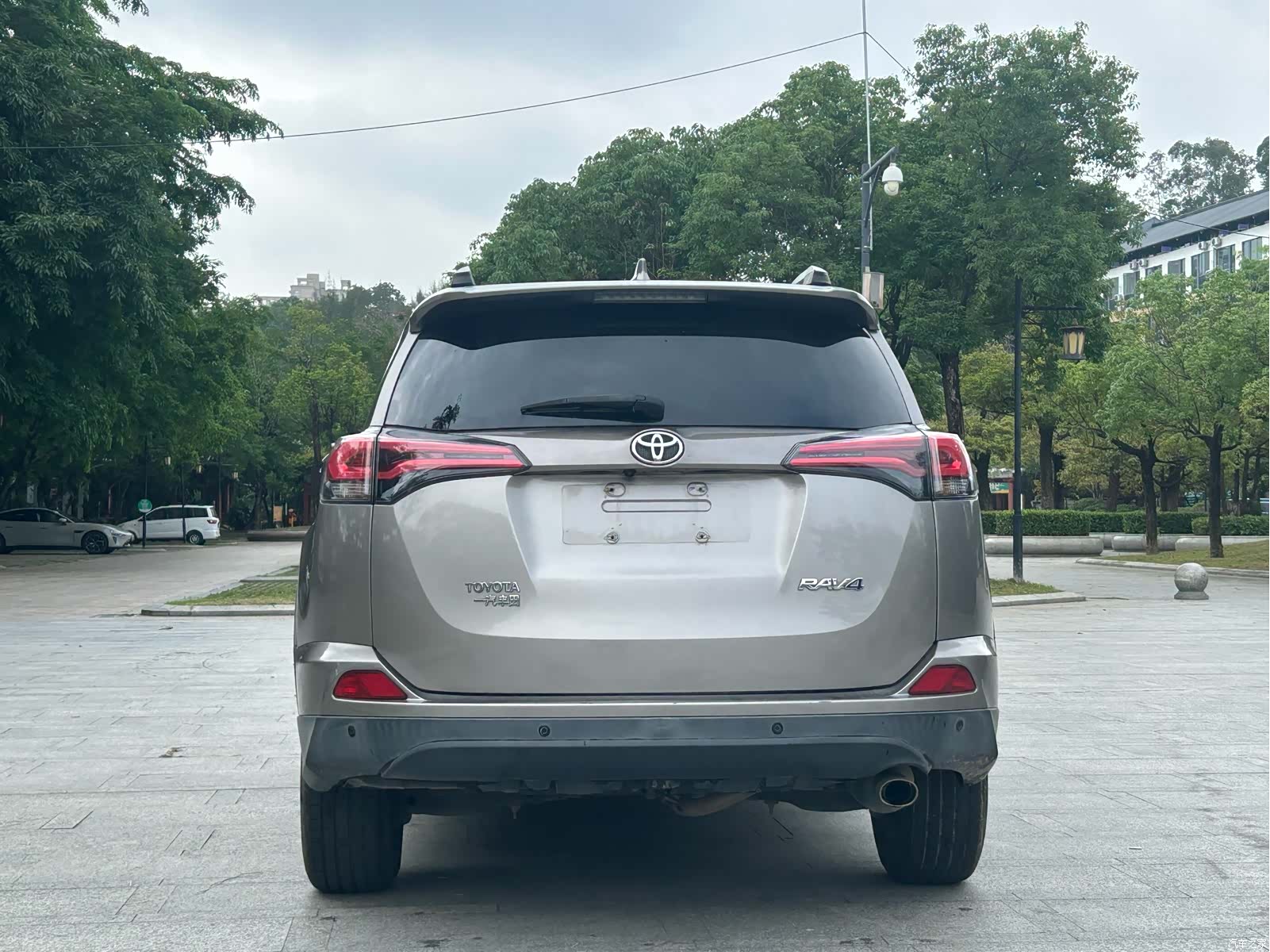 Toyota RAV4, 2016 все фото