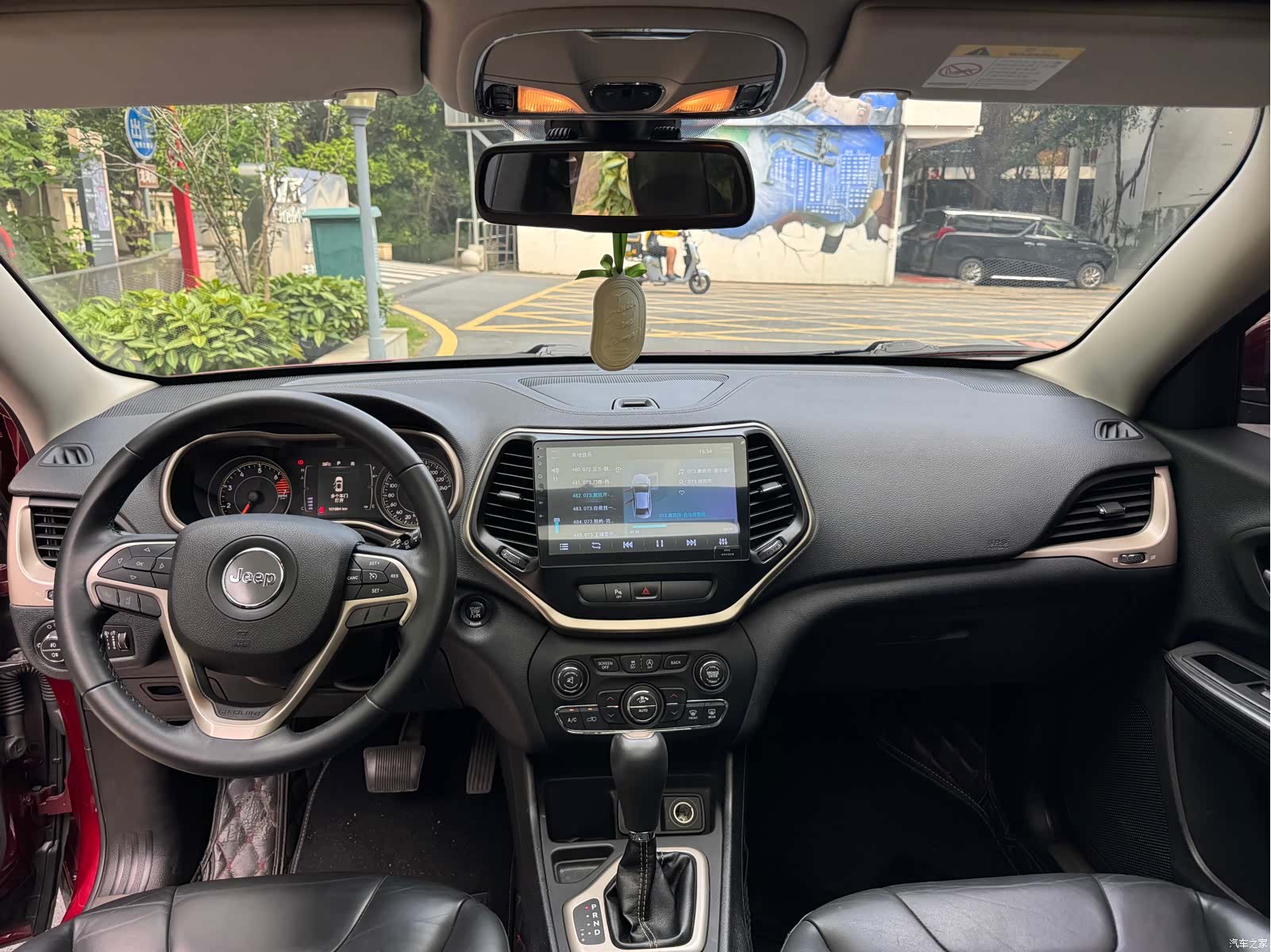 Jeep Cherokee, 2016 12