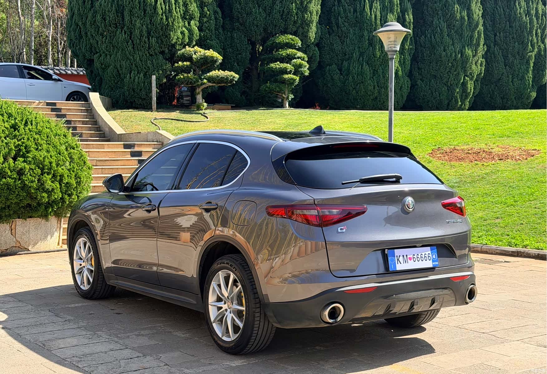 Alfa Romeo Stelvio, 2020 6