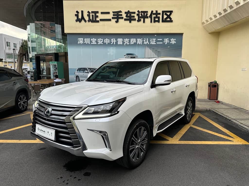 Lexus LX
