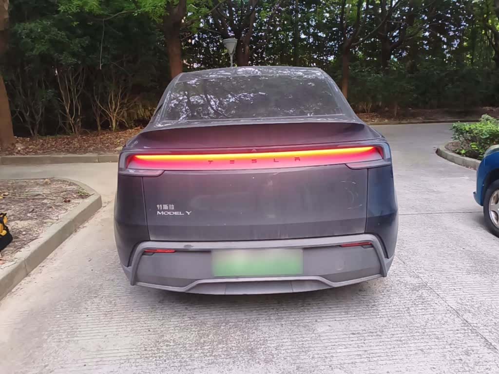 Tesla Model Y, 2025 6