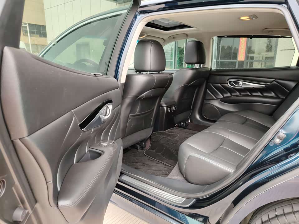 Infiniti Q70 Infiniti Q70